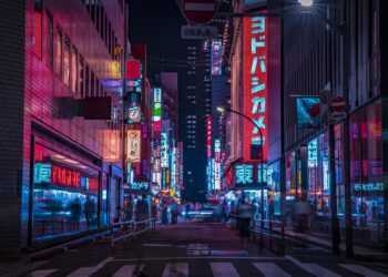 Tokyo Visionary Room / Shutterstock.com