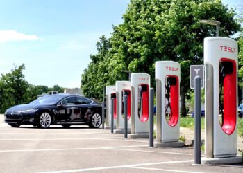 Studie: Schnellladen schadet Tesla-Batterien nicht